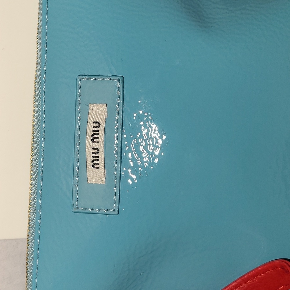 !NOT FOR SALE! bag Purse Cosmetic Pouch Blue Red Leather New in box - Picture 3 of 10